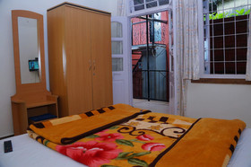 Hotel Godai Girikunj