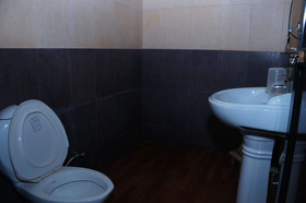 Hotel Godai Girikunj