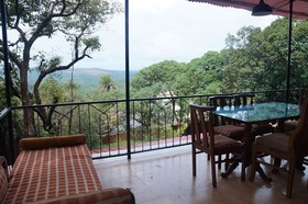 Hotel Godai Girikunj