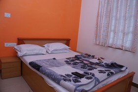 Hotel Godai Girikunj
