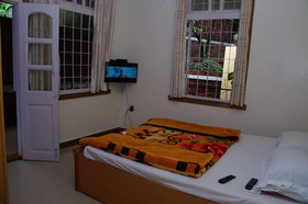 Hotel Godai Girikunj