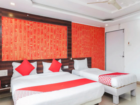 Hotel Gurukrupa by OYO Rooms