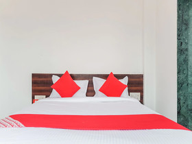 Hotel Gurukrupa by OYO Rooms