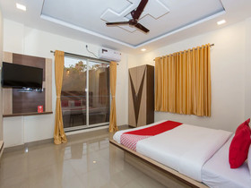 Hotel Royal Hills by OYO