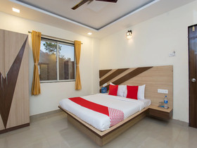 Hotel Royal Hills by OYO