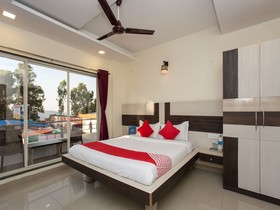 Hotel Royal Hills by OYO