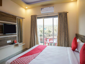 Venna View by OYO Rooms