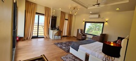 Stay Serene Luxury