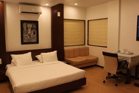 Hotel Loharkars by JK Rooms