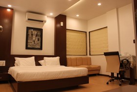 Hotel Loharkars by JK Rooms