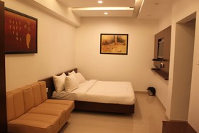 Hotel Loharkars by JK Rooms