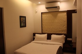Hotel Loharkars by JK Rooms