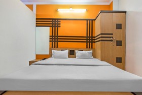 Hotel The 7 Days Restaurant by OYO Rooms