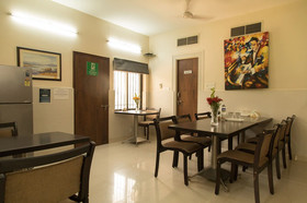 Peanut Hotel by OYO Rooms