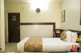 Peanut Hotel by OYO Rooms