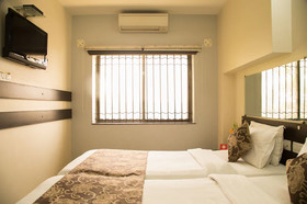 Peanut Hotel by OYO Rooms