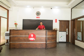 Peanut Hotel by OYO Rooms