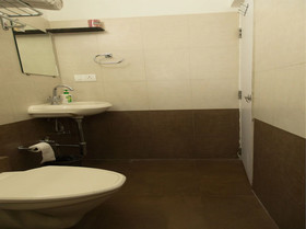 Peanut Hotel by OYO Rooms