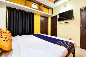 Wayne Manor by OYO Rooms