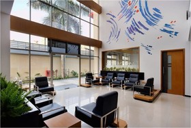 Hi5 Hotel & Experience