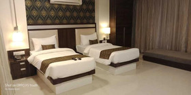 Hotel Seven Sky