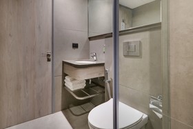 7 Apple Hotel Mahape