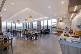 7 Apple Hotel Mahape