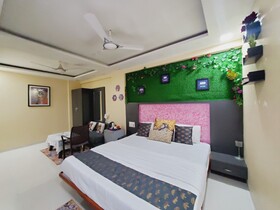 Hotel Mari Aai Residency