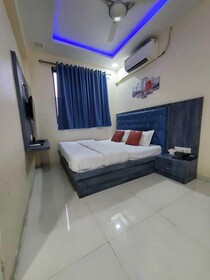 Hotel Mari Aai Residency