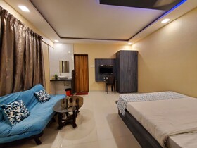 Hotel Mari Aai Residency