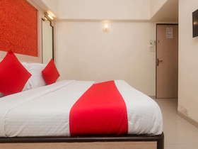 Hotel Solitaire by OYO Rooms