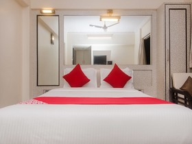 Hotel Solitaire by OYO Rooms