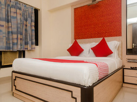 Hotel Solitaire by OYO Rooms