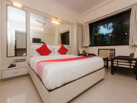 Hotel Solitaire by OYO Rooms