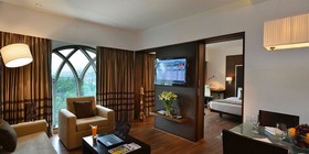 Majestic Court Sarovar Portico