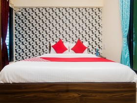 Oyo 16021 Airoli Apartments