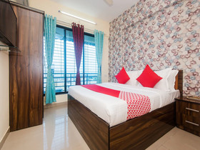 Oyo 16021 Airoli Apartments