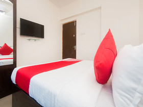 Oyo 16021 Airoli Apartments