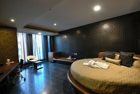 Premier Tamanna Hotel