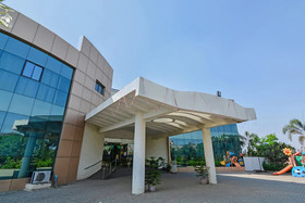 Country Club Pune By OYO Rooms