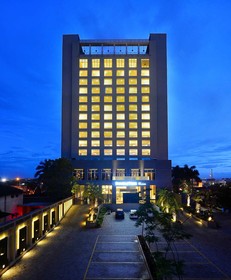 DoubleTree by Hilton Hotel Pune - Chinchwad