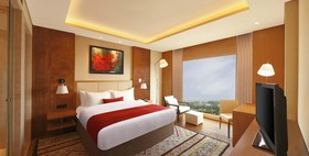 DoubleTree by Hilton Hotel Pune - Chinchwad
