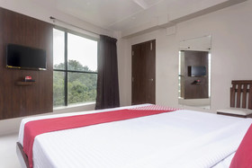 Grand Pune By OYO Rooms