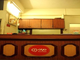 OYO 1065 Hotel HMR Royal Inn