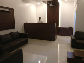 OYO 1065 Hotel HMR Royal Inn