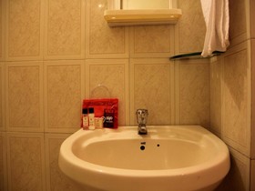 OYO 1065 Hotel HMR Royal Inn