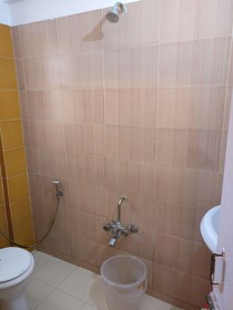 OYO 1065 Hotel HMR Royal Inn