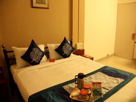 OYO 1065 Hotel HMR Royal Inn