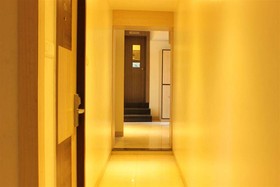 Treebo Trend Madhav International