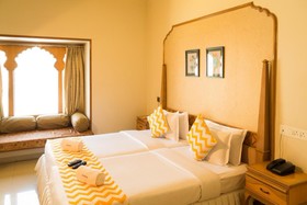 FabHotel Rajwada